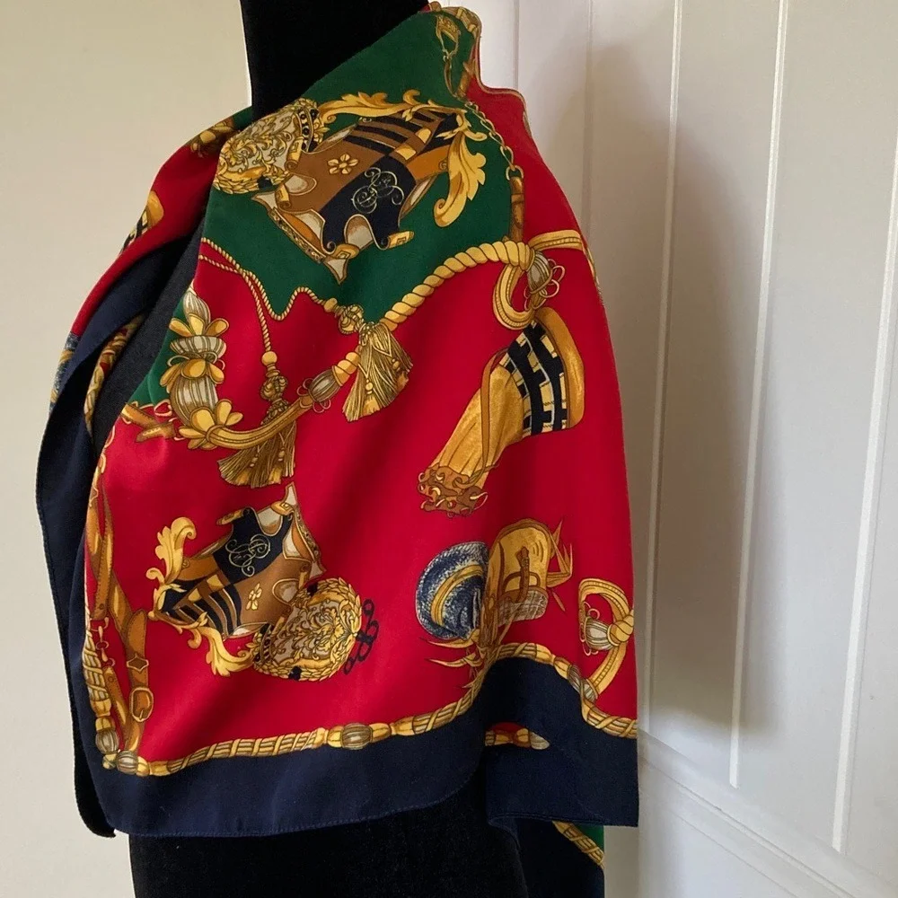 Classic‎ Red Green Black Equestrian Chain Print Scarf 35x33 Large Square